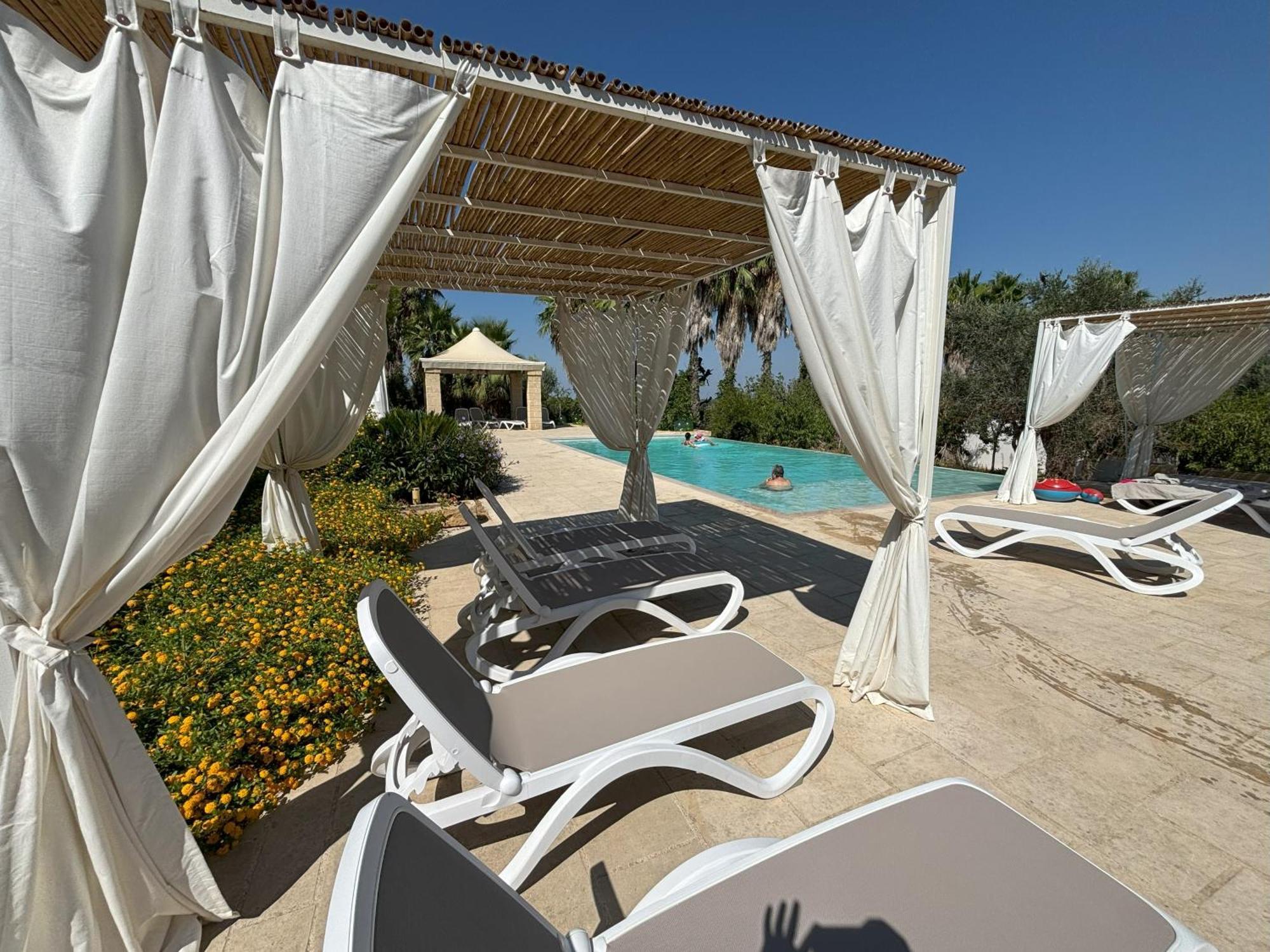 White Pool 5P Matino - Gallipoli Exterior photo